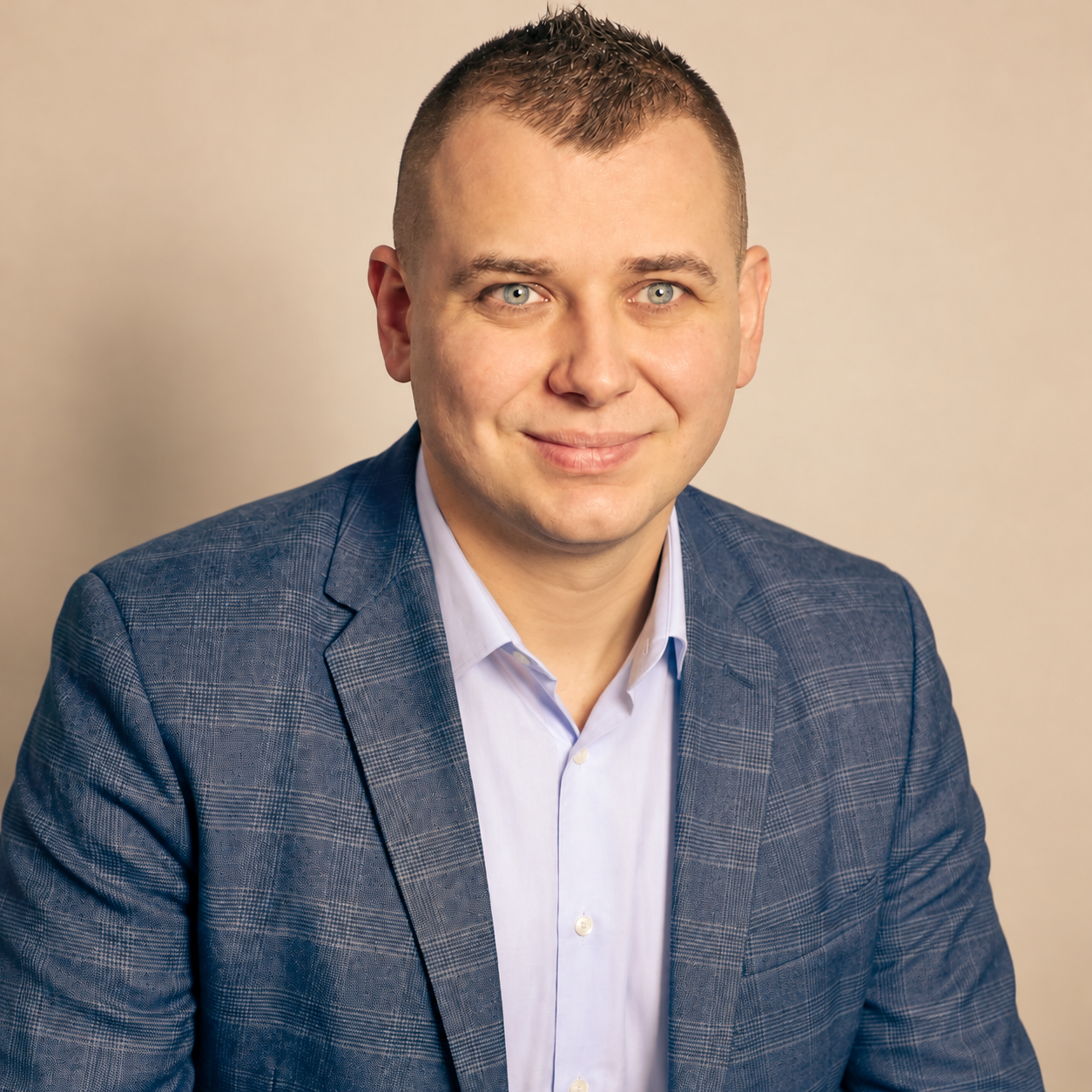 Portret Jakuba w niebieskiej marynarce